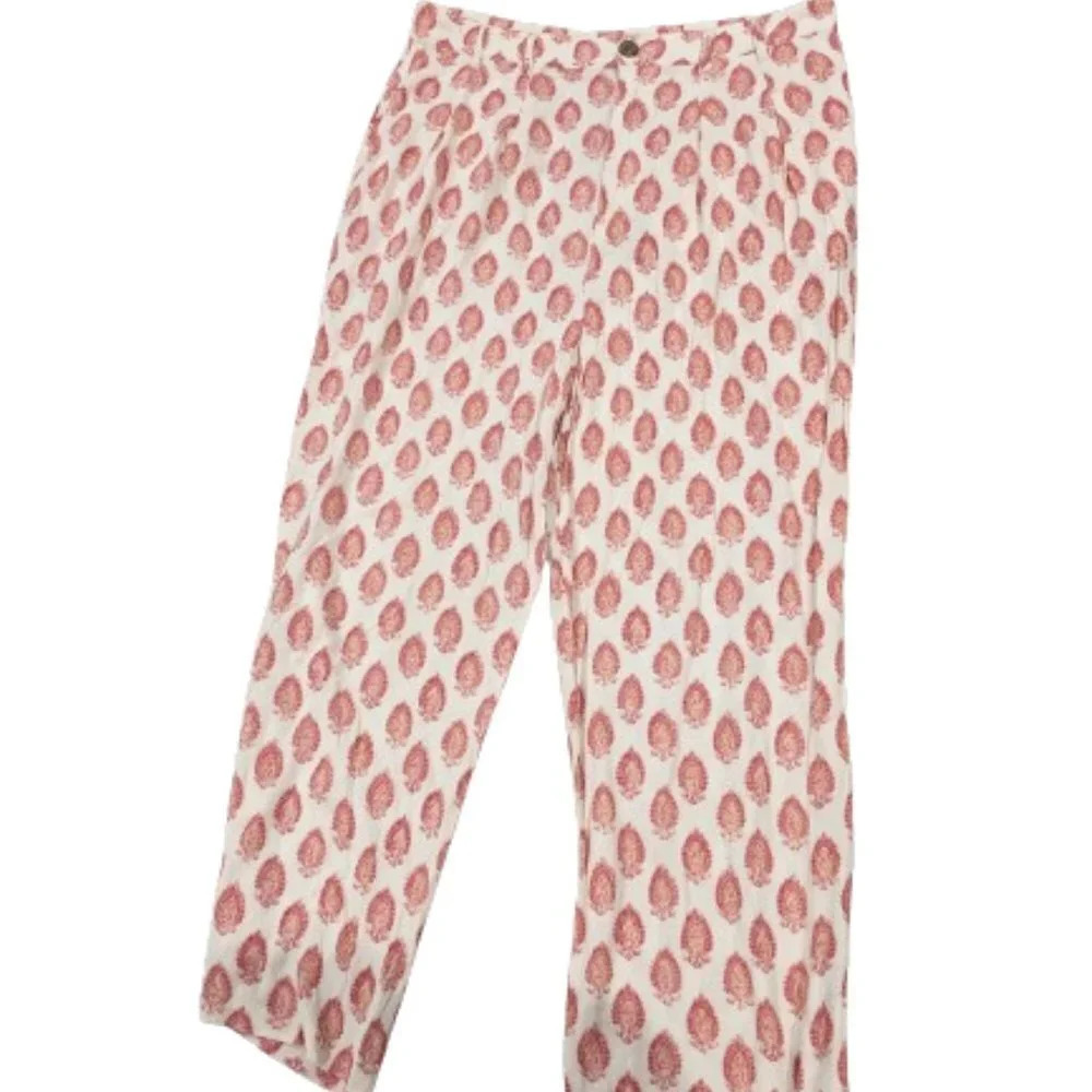 Free People White Pants with Pink Paisley Print. Lightweight and Pretty. Size 12